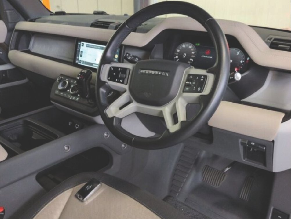 2022 Land Rover Defender 110 D300 X Dynamic SE