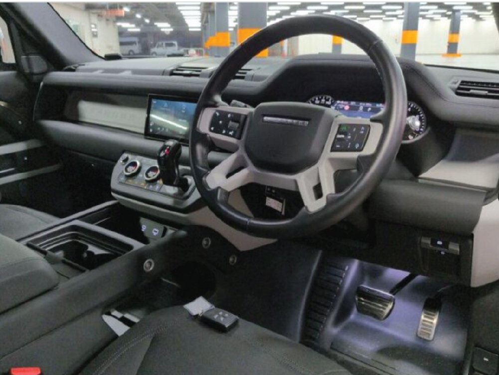 2021 Land Rover Defender 90 P300