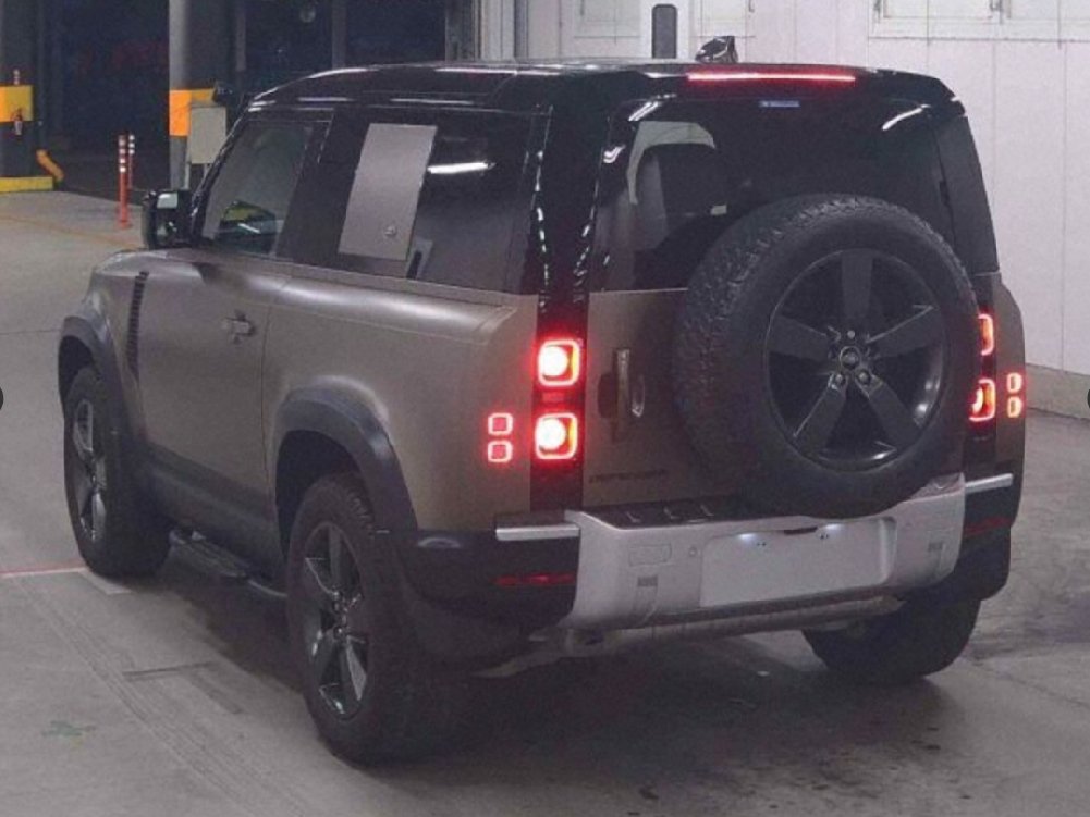 2021 Land Rover Defender 90 P300