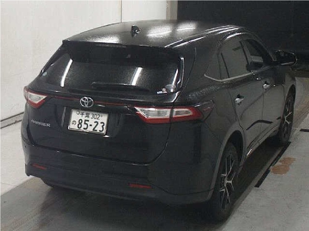 
								2020 Toyota Harrier Premium Style full									