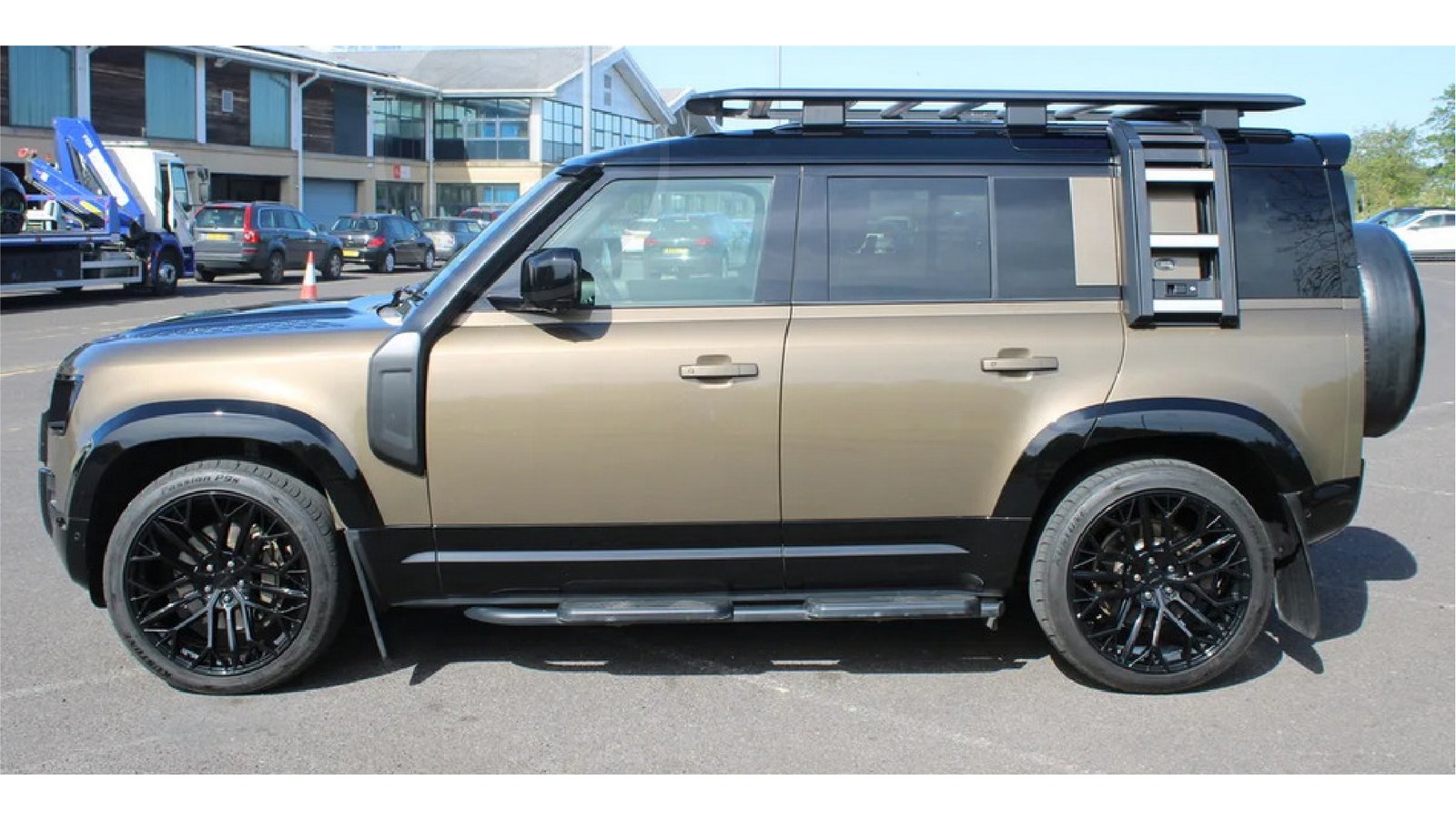 
								2021 Land Rover Defender 110 HSE full									