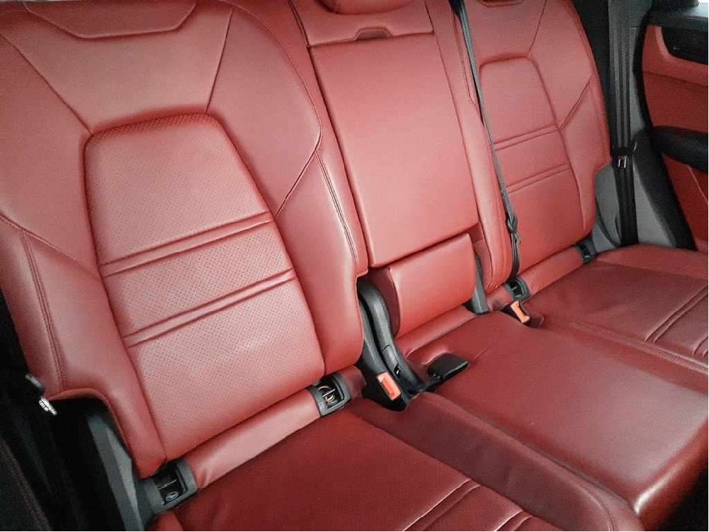 
								2020 Porsche Cayenne E-Hybrid full									