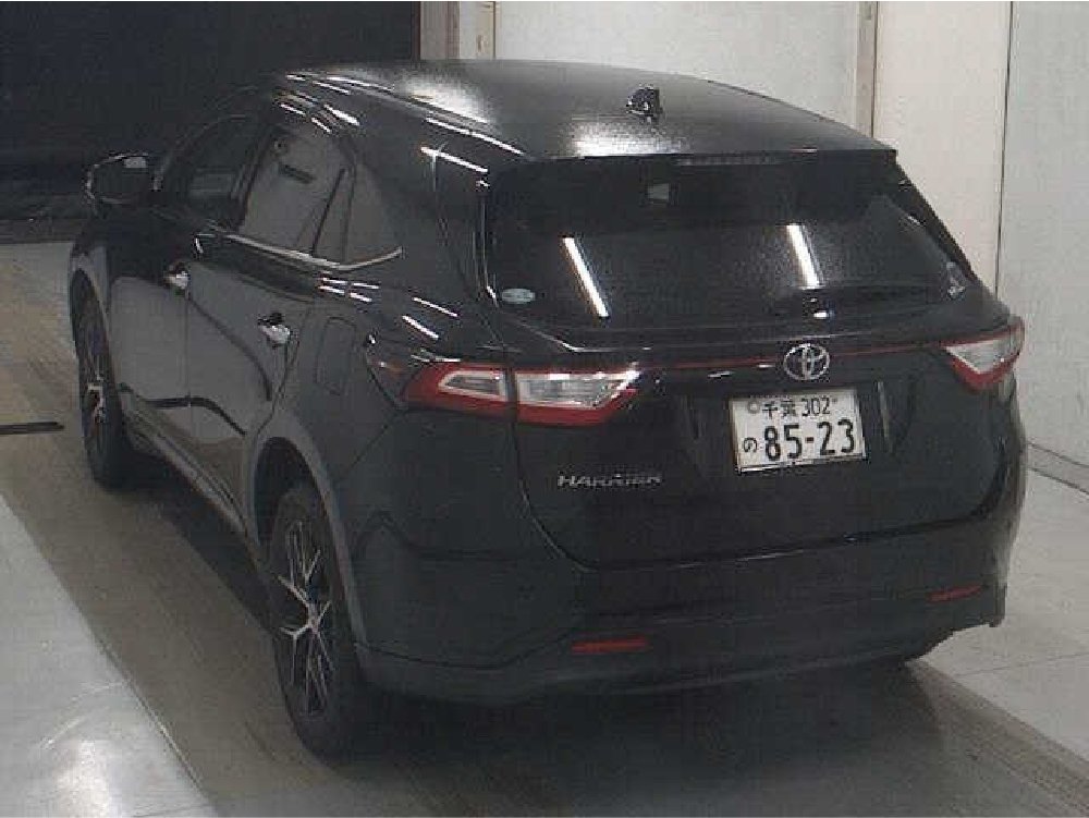 
								2020 Toyota Harrier Premium Style full									