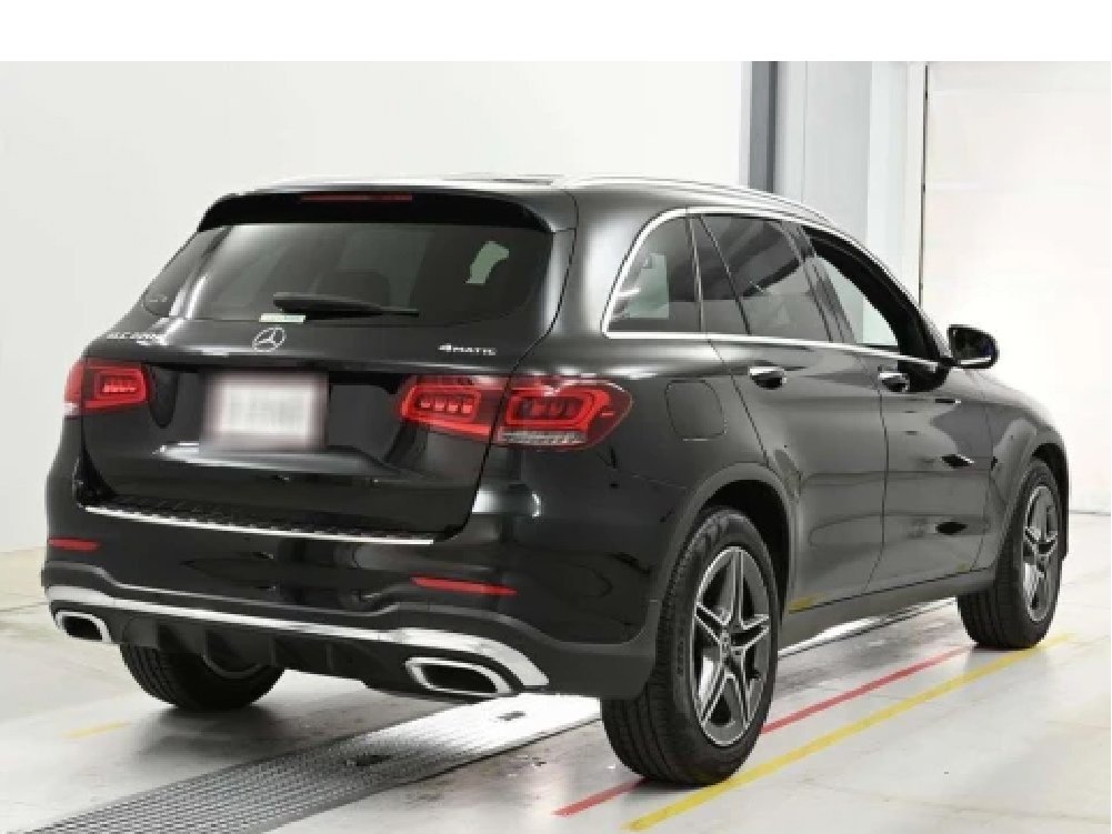 
								2021 Mercedes Benz GLC220d 4Matic AMG Line full									