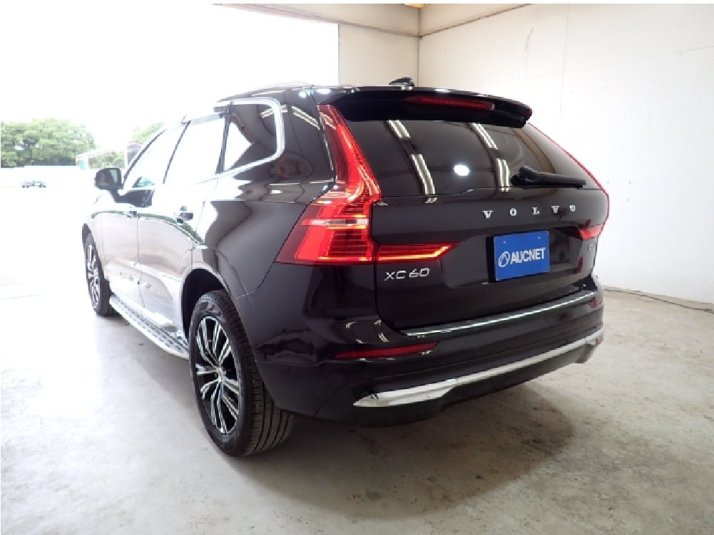
								2021 Volvo XC60 B5 R-Design AWD full									