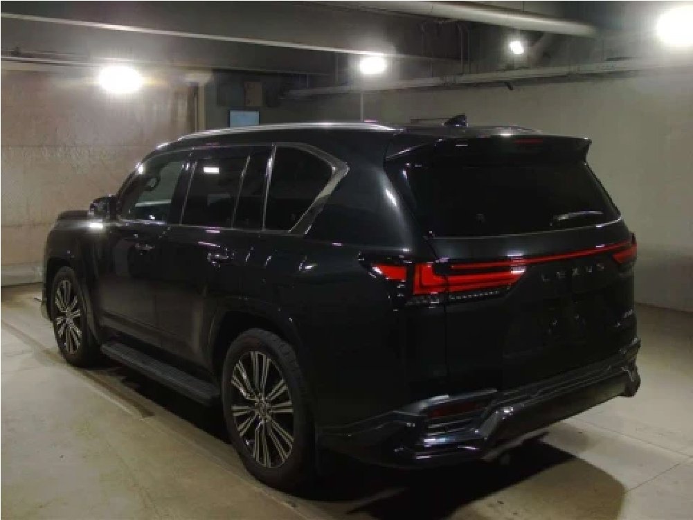 
								2022 Lexus LX600 full									