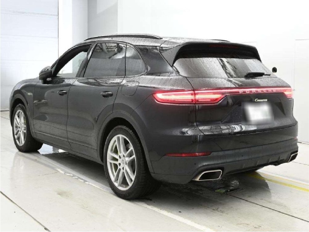 
								2020 Porsche Cayenne E-Hybrid full									