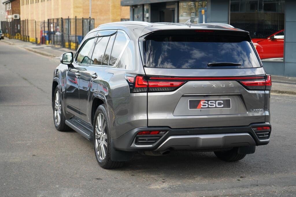 
								2022 Lexus LX600 Ultra Luxury full									