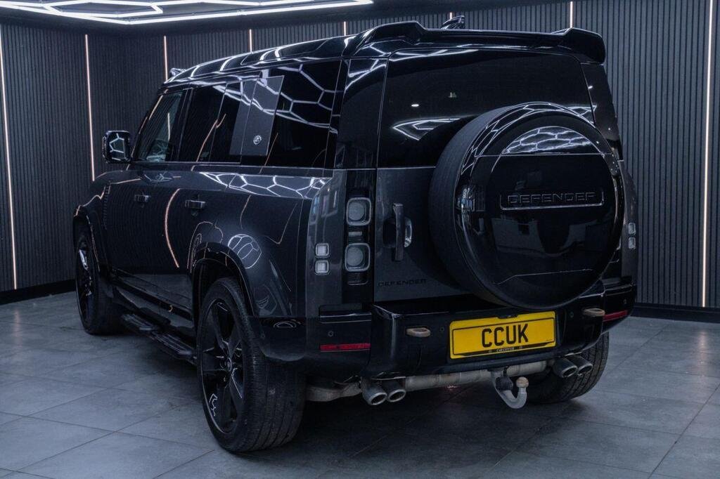 
								2021 Land Rover Defender 110 P525 full									