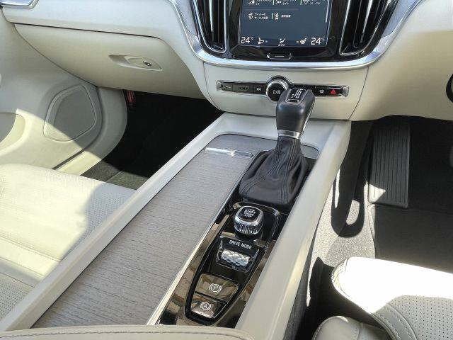 
								2020 Volvo V60 T5 Inscription full									