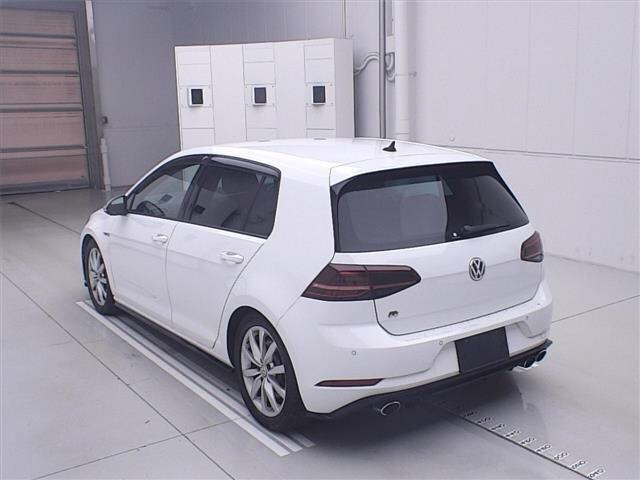 
								2019 Volkswagen Golf R 4Motion full									