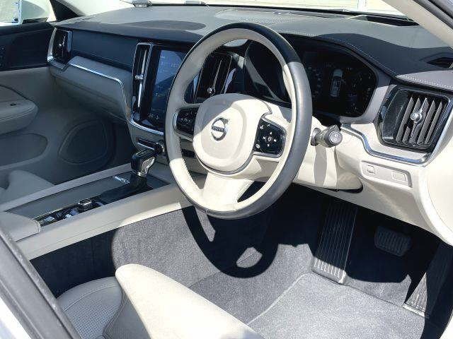 
								2020 Volvo V60 T5 Inscription full									