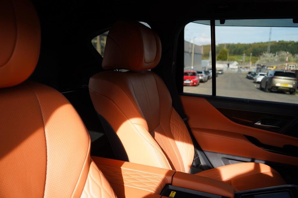 
								2022 Lexus LX600 Ultra Luxury full									