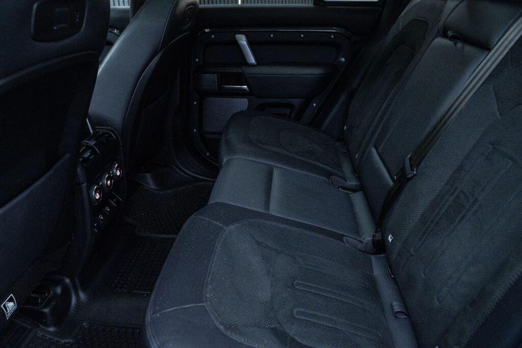 
								2021 Land Rover Defender 110 P525 full									