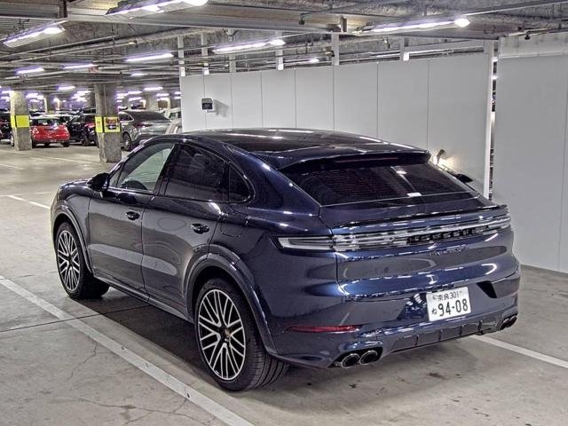 
								2024 Porsche Cayenne Turbo E-Hybrid Coupe full									