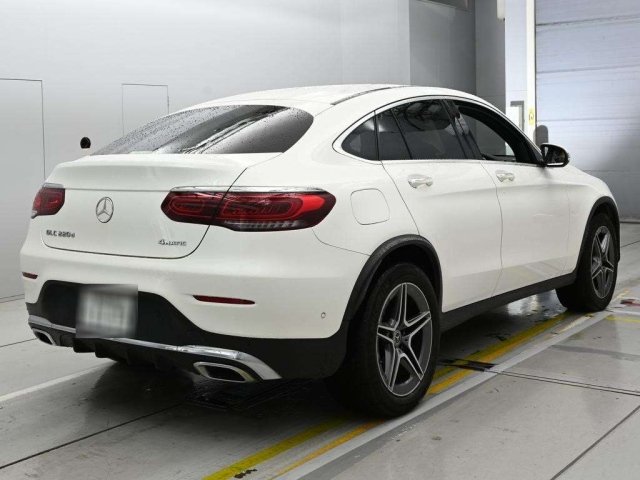 
								2021 Mercedes-Benz GLC220d Coupe 4Matic AMG Line full									