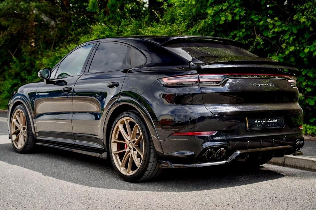 
								2020 Porche Cayenne GTS Coupe Sport Chrono Package full									