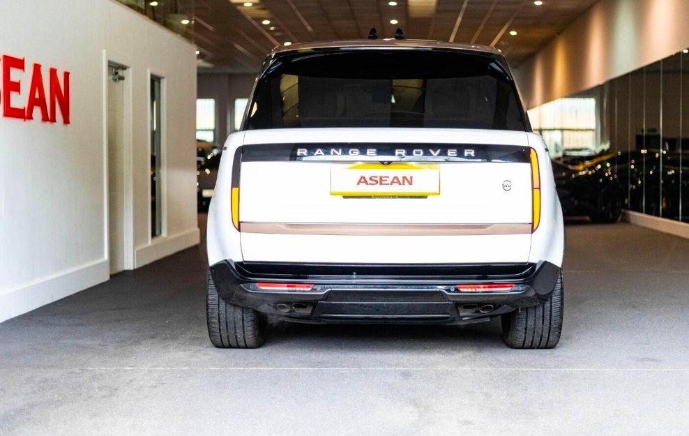 
								2024 Range Rover Vogue P615 Long Wheel Base full									