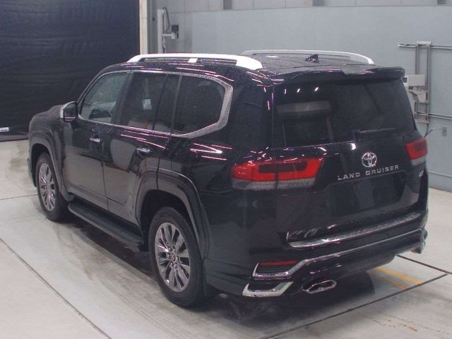 
								2023 Land Cruiser 300 ZX full									