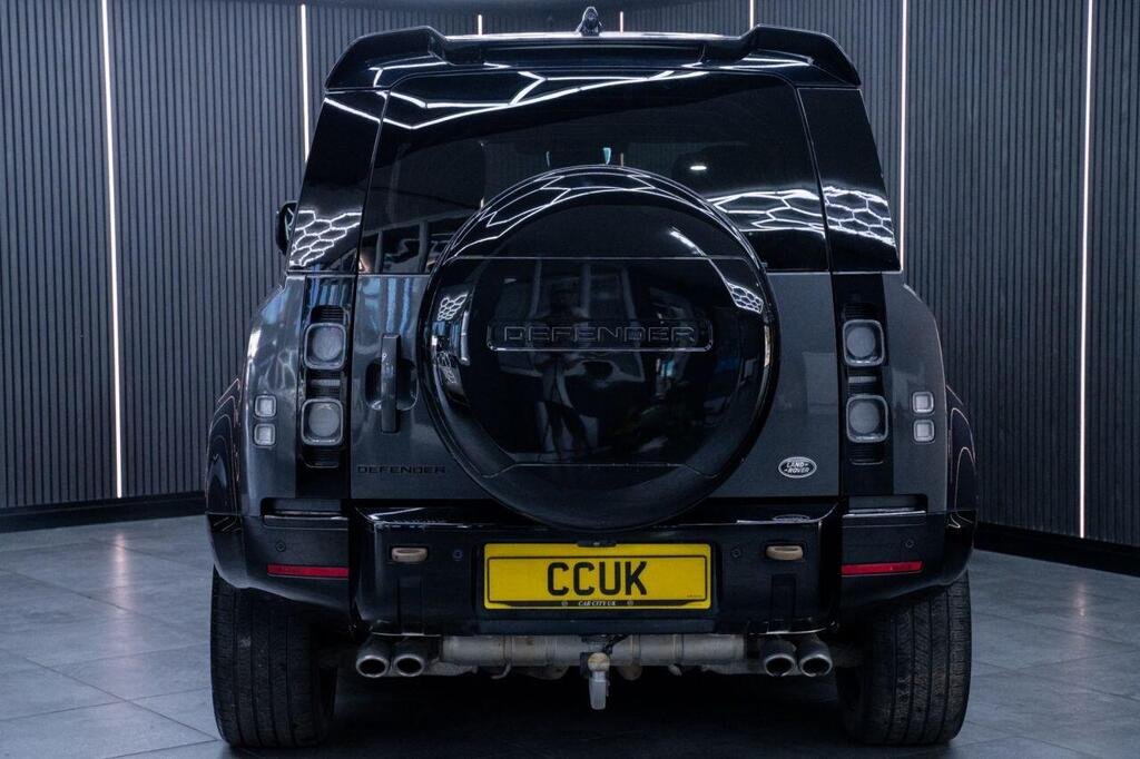 
								2021 Land Rover Defender 110 P525 full									
