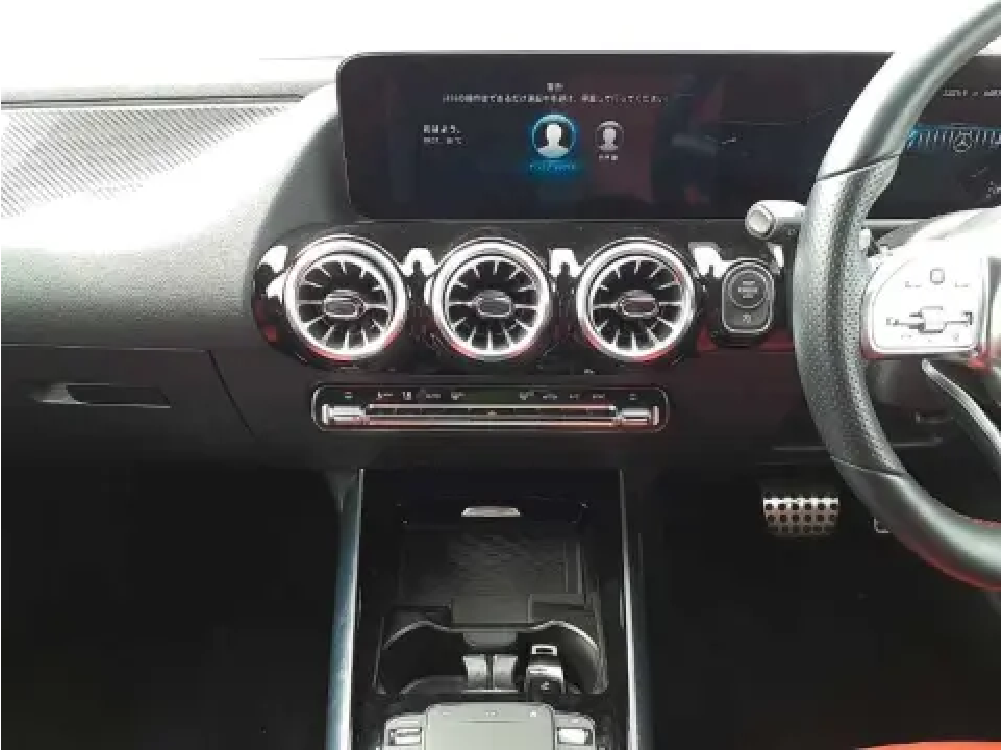 
								2021 Mercedes Benz GLA35 AMG 4matic full									