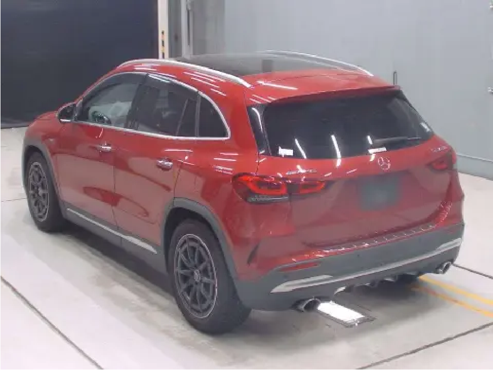 
								2021 Mercedes Benz GLA35 AMG 4matic full									