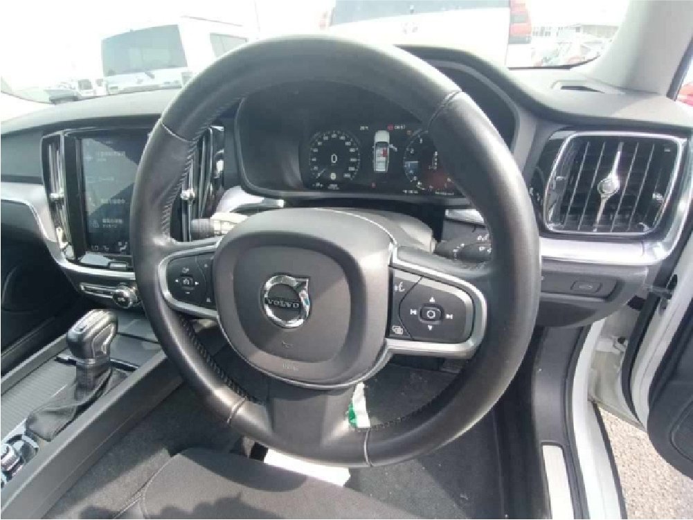 2019 Volvo V60 T5 Momentum