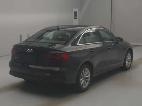 
								2021 Audi A3 Sedan 30 TFSI full									