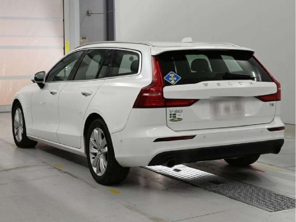 
								2019 Volvo V60 T5 Momentum full									