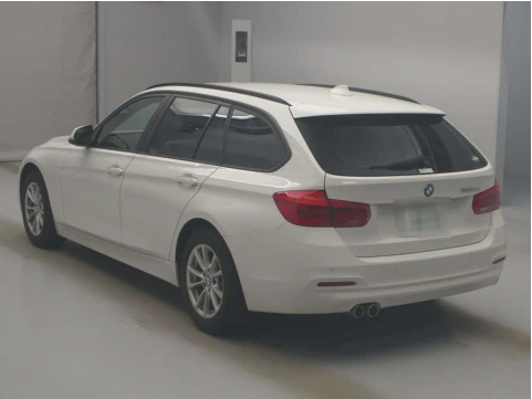 
								2019 BMW 320d Touring full									