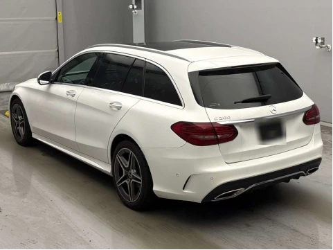
								2019 Mercedes-Benz C200 Station Wagon Avantgarde AMG Line full									