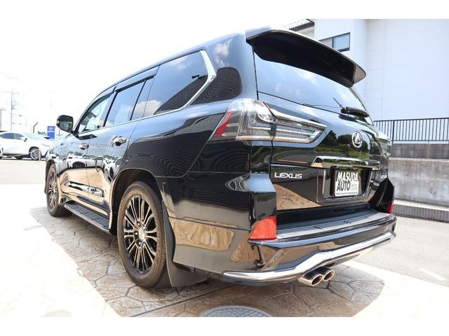 
								2020 Lexus LX570 Black Sequence full									