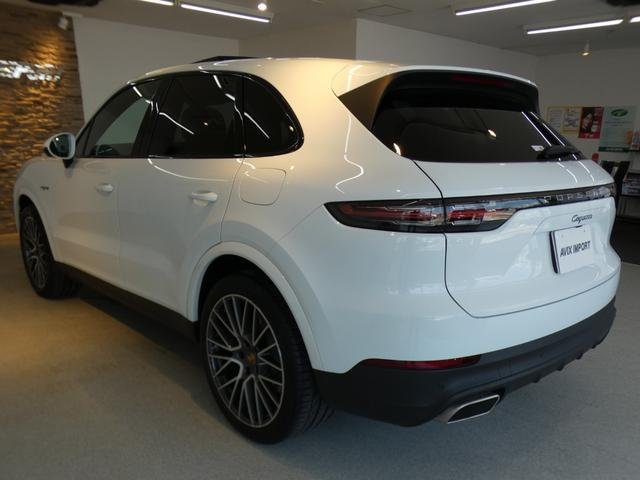 
								2020 Porsche Cayenne E-Hybrid full									
