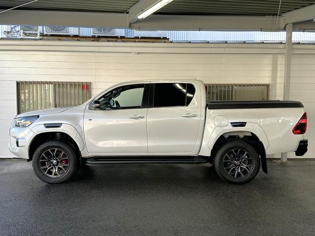 
								2023 Toyota Hilux Z GR Sport full									