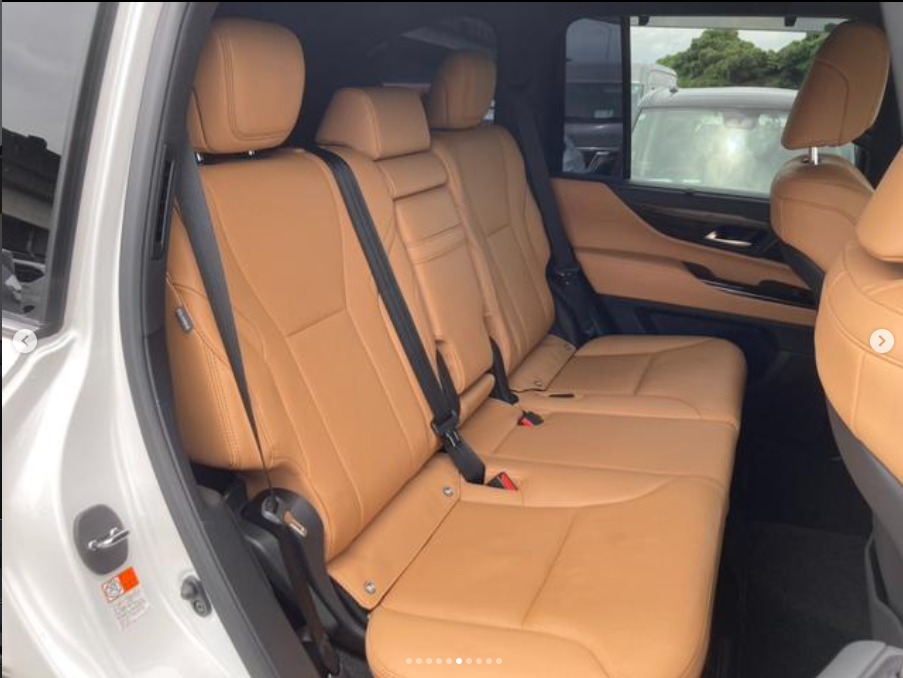 
								2023 Lexus LX 600 full									