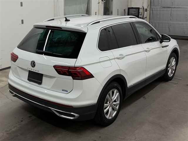 
								2021 Volkswagen Tiguan TSI Elegance full									