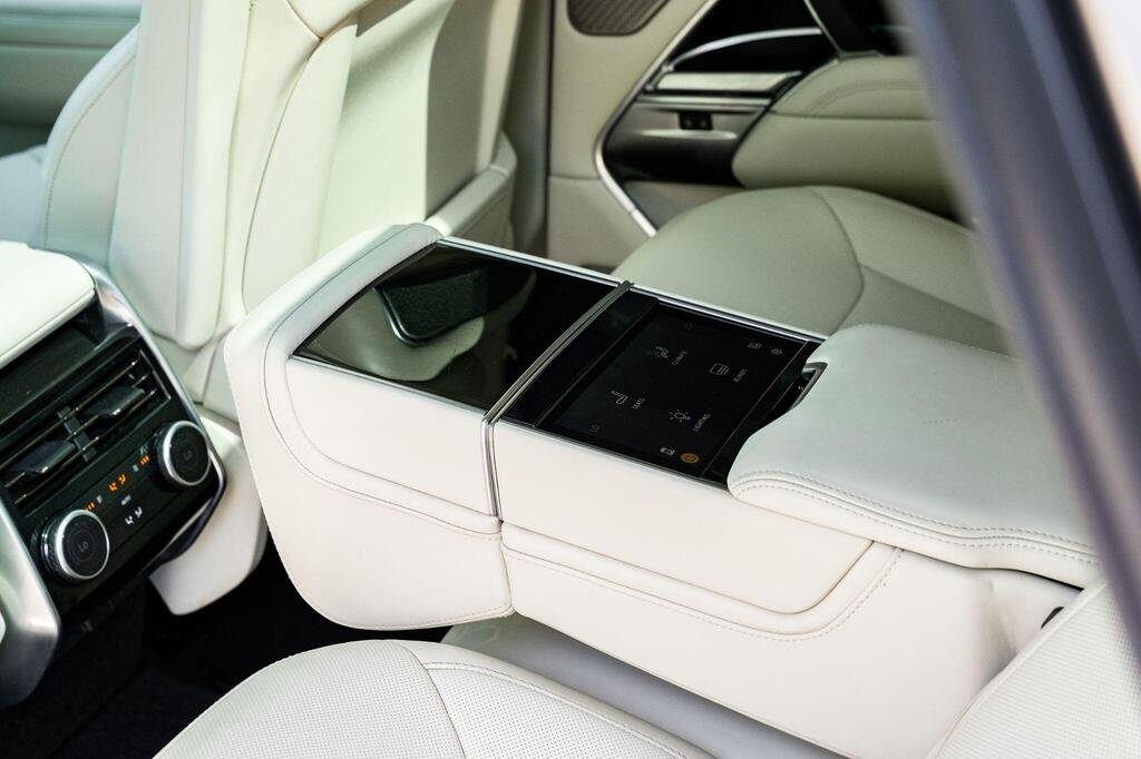 
								2023 Land Rover Range Rover P400 MHEV Autobiography full									