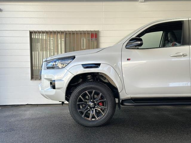 
								2023 Toyota Hilux Z GR Sport full									