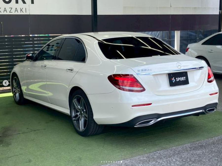 
								2019 Mercedes Benz E220d Avantgarde AMG Line full									
