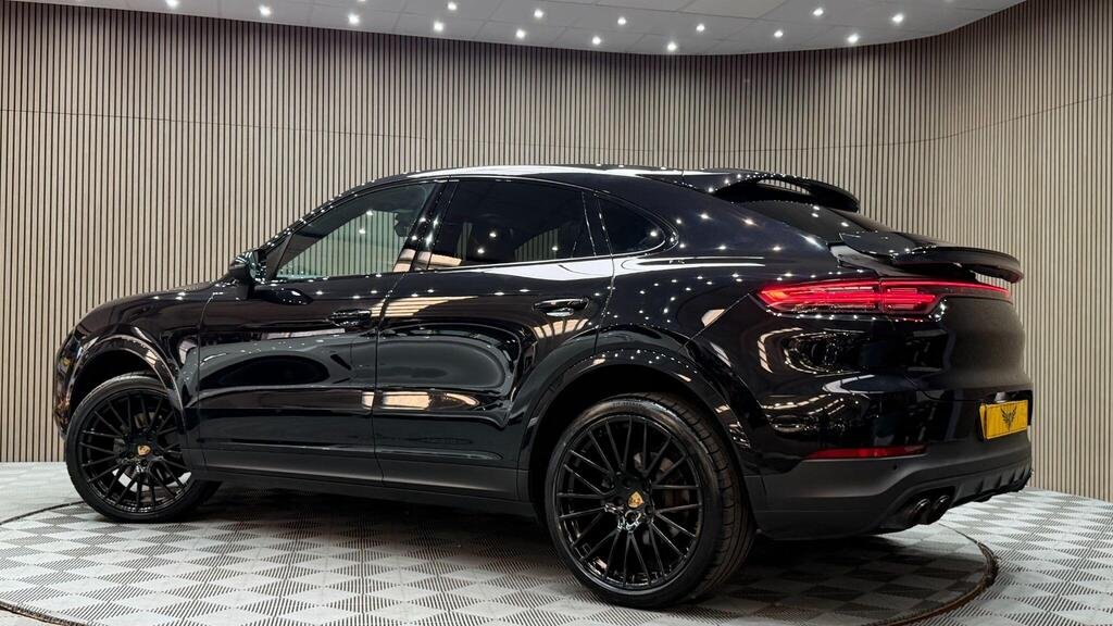 
								2019 PORSCHE CAYENNE COUPE full									