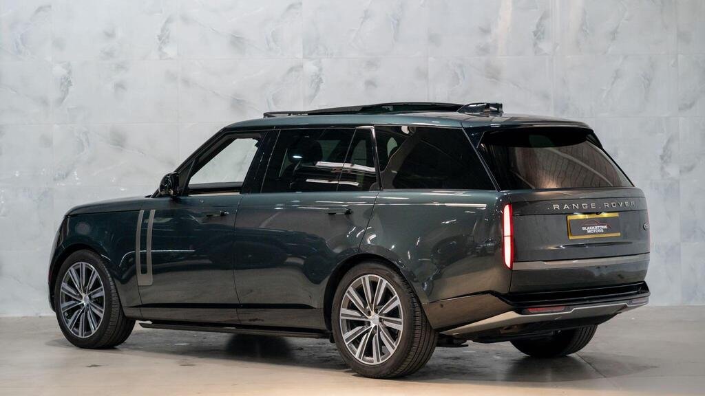 
								2023 RANGE ROVER AUTOBIOGRAPHY P400 MHEV full									