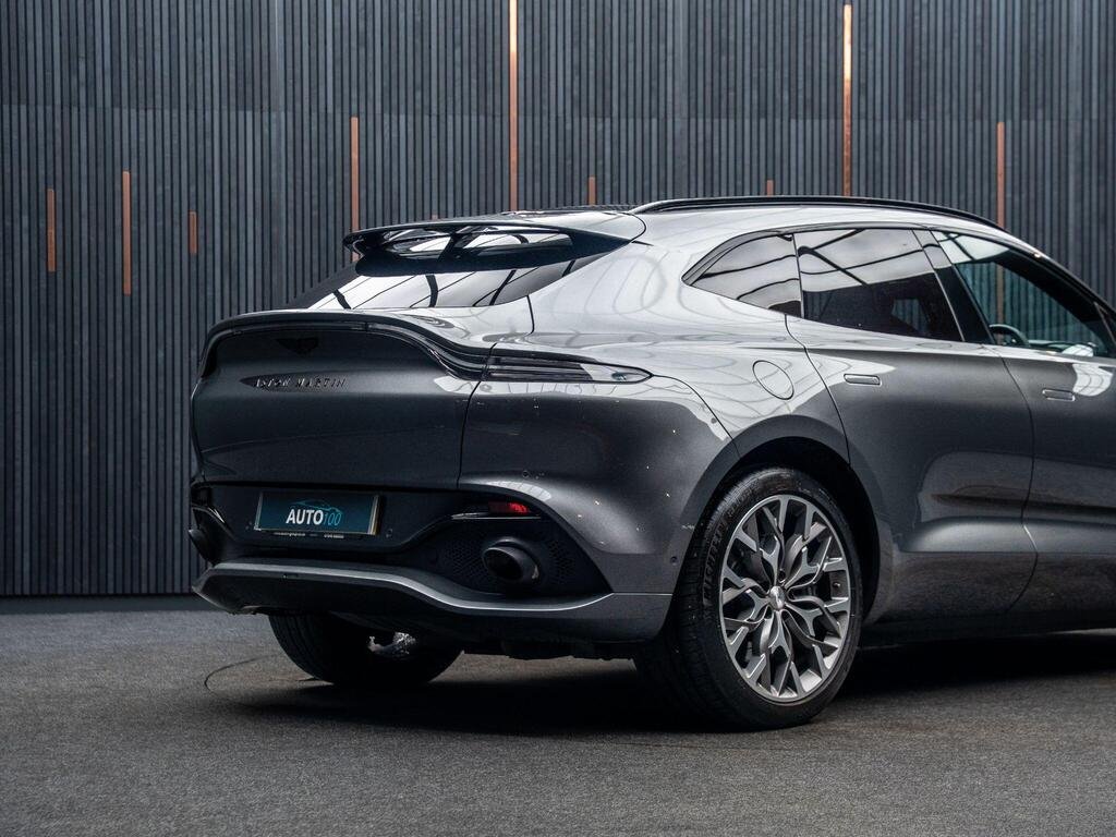 
								2021 Aston Martin DBX full									