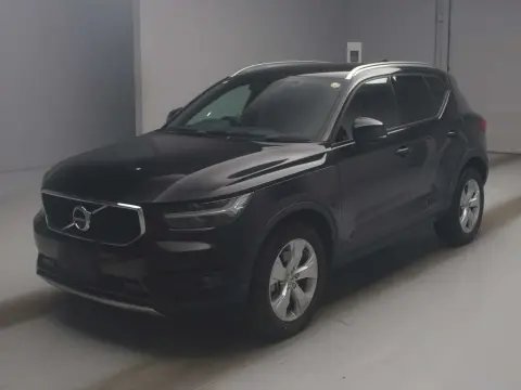 2020 VOLVO XC40 B4 MOMENTUM