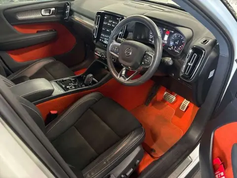 2020 VOLVO XC40 B4 AWD R-DESIGN