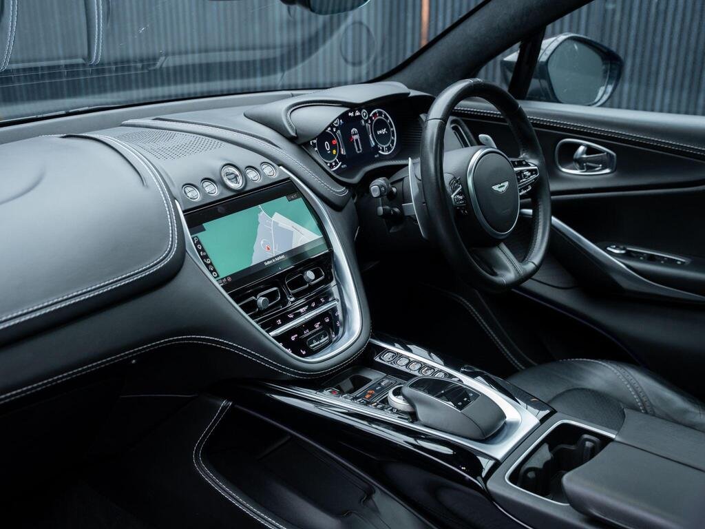 2021 Aston Martin DBX