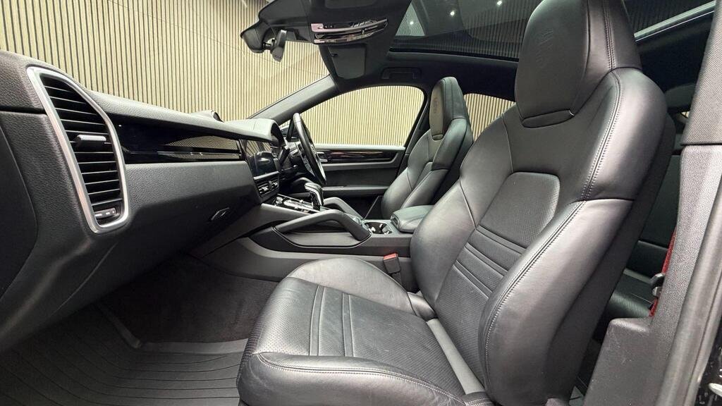 2019 PORSCHE CAYENNE COUPE