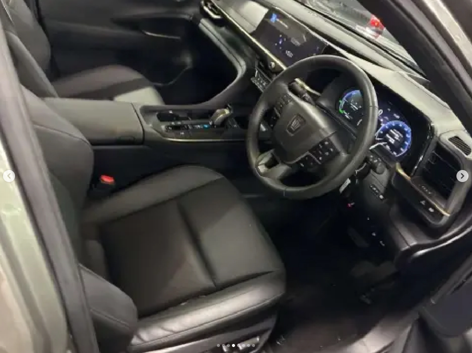 2022 TOYOTA CROWN CROSSOVER G LEATHER