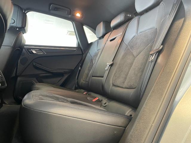 2020 PORSCHE MACAN