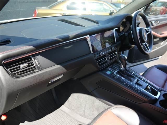 2019 PORSCHE MACAN MACAN
