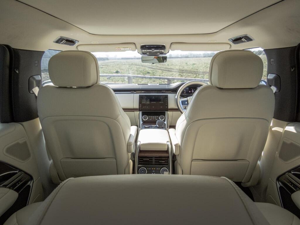 
								2022 RANGE ROVER AUTOBIOGRAPHY P400 HSE MHEV full									